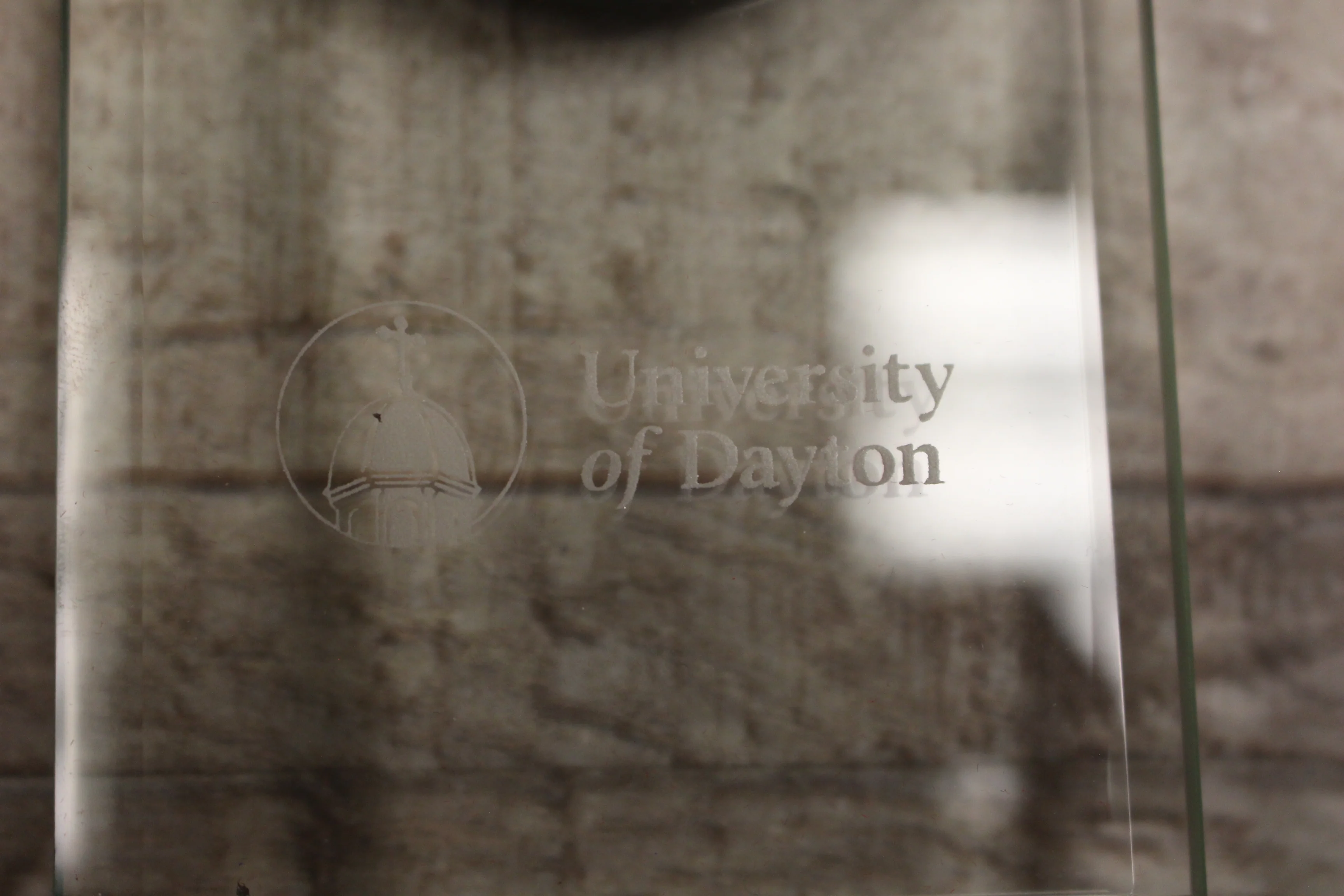 University Of Dayton Miniature Standing Desk Clock -New - Image 3