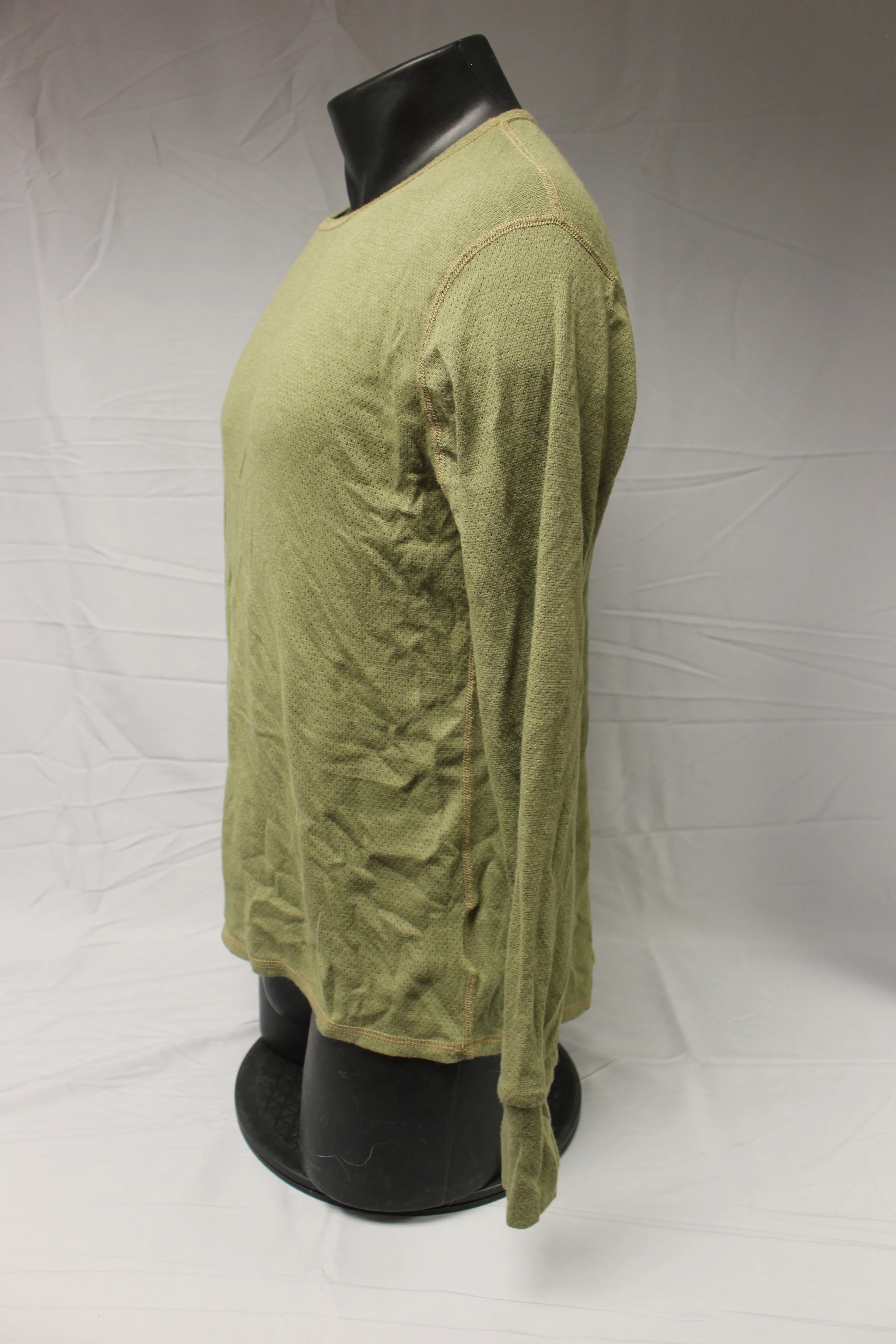US Army Flame Resistant Undershirt - Medium Short - 8415-01-643-2730 - Used - Image 2