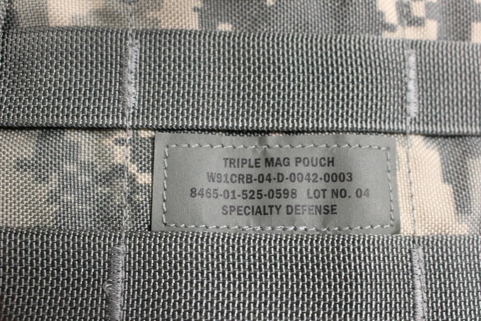 US Army Molle Triple Magazine Pouch - ACU - 8465-01-525-0598 - 3x30 - Grade B - Image 3
