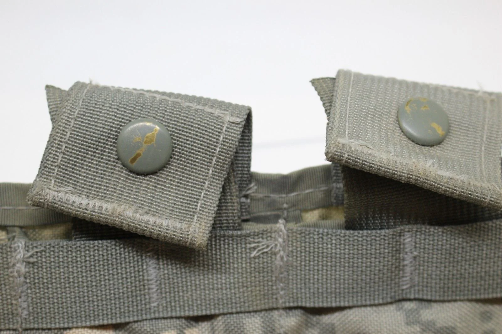 US Army Molle Triple Magazine Pouch - ACU - 8465-01-525-0598 - 3x30 - Grade C - Image 4