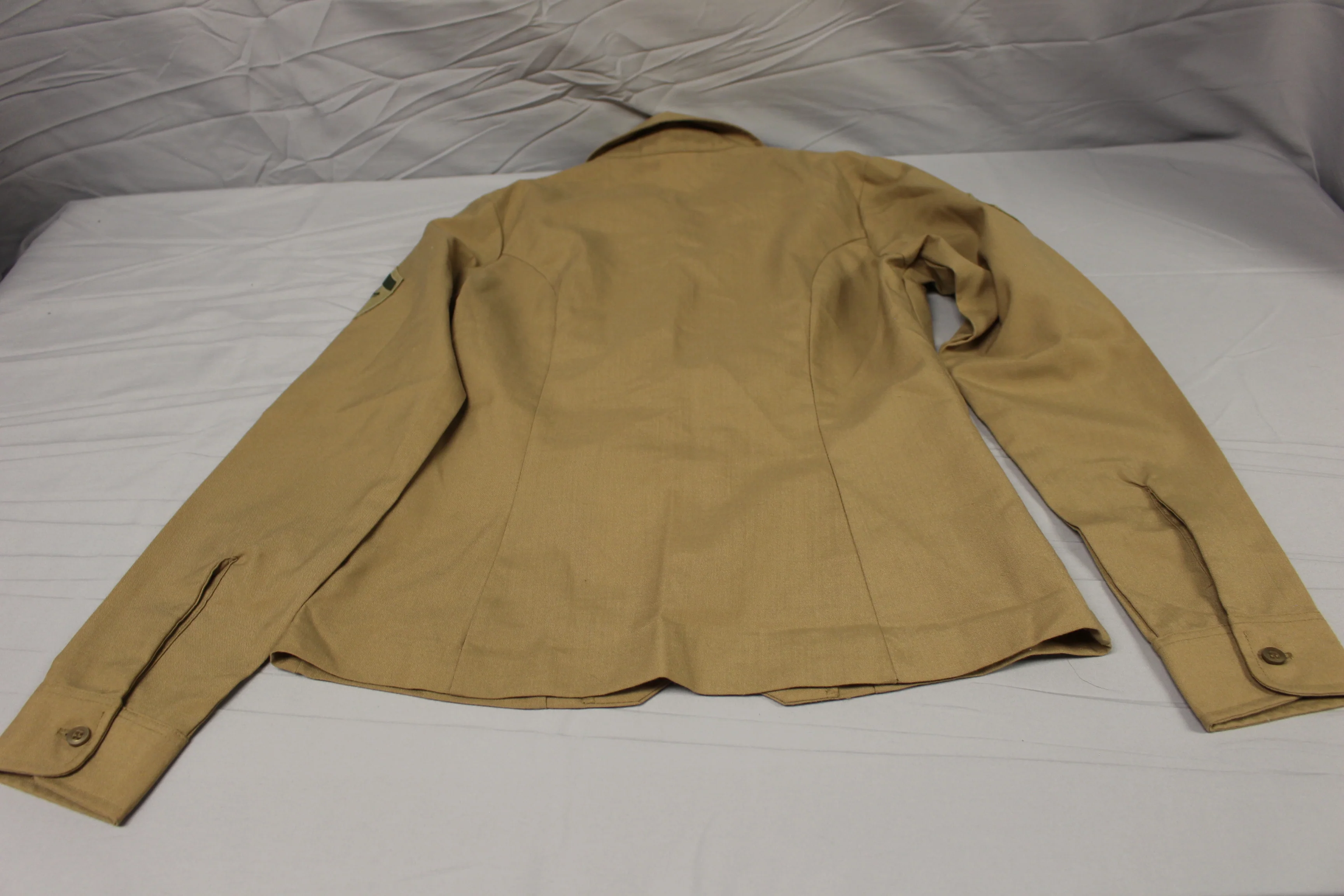 US Army Women's Long Sleeve Dress Shirt - Tan - Not Tuck In - Size: 8 Long - New - Image 2