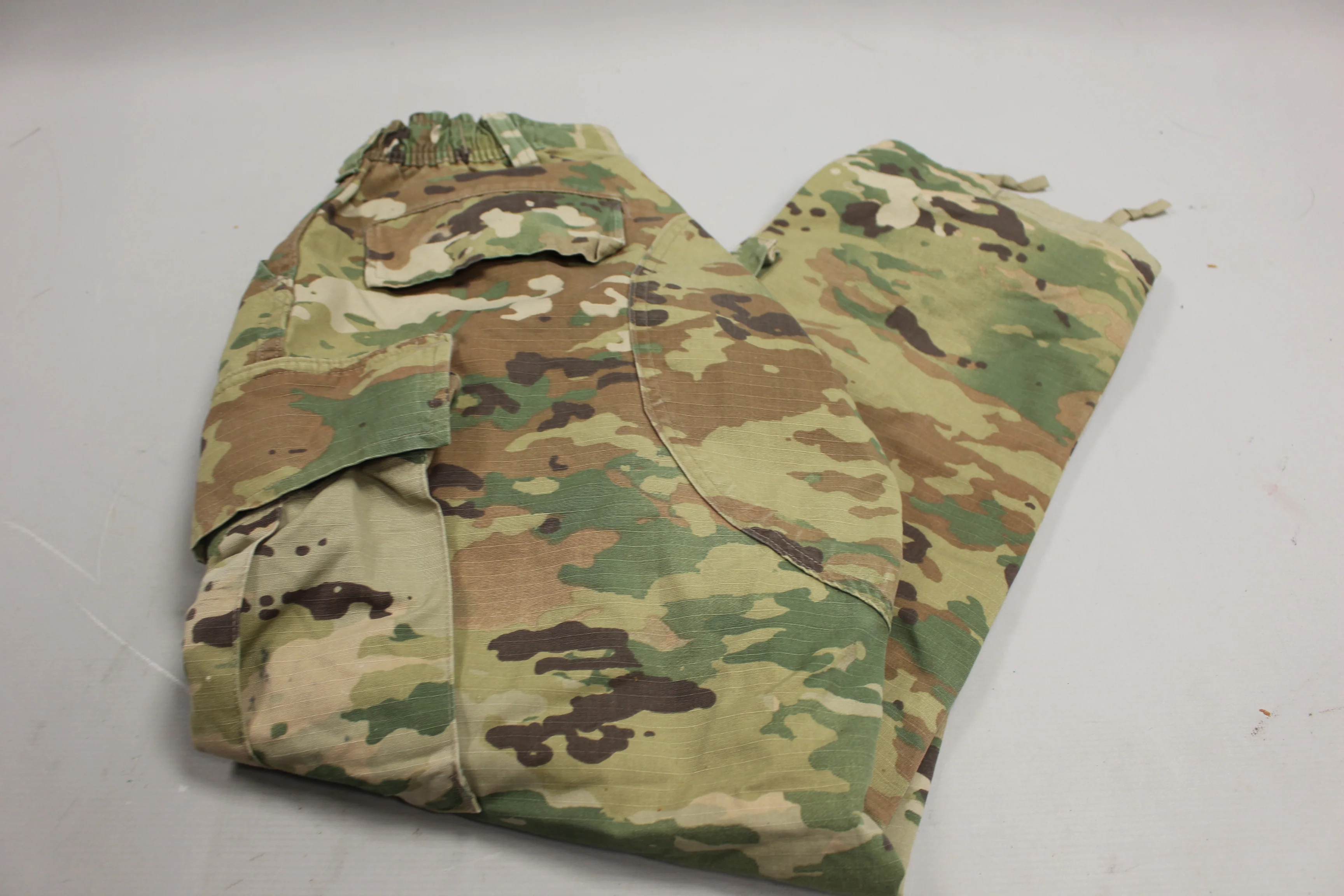 US Army Women's OCP Combat Trousers - 8415-01-623-3394- 28 Long - Used