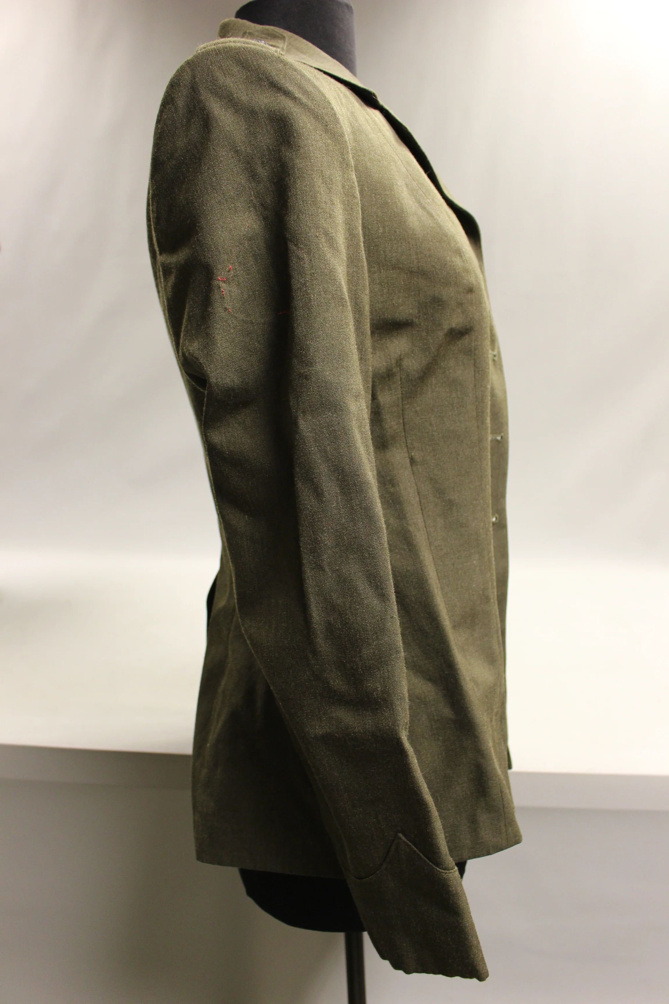 US Marine DSCP Woman's Poly/Wool Coat - 8410-01-413-2806 - 8MR - Used - Image 6