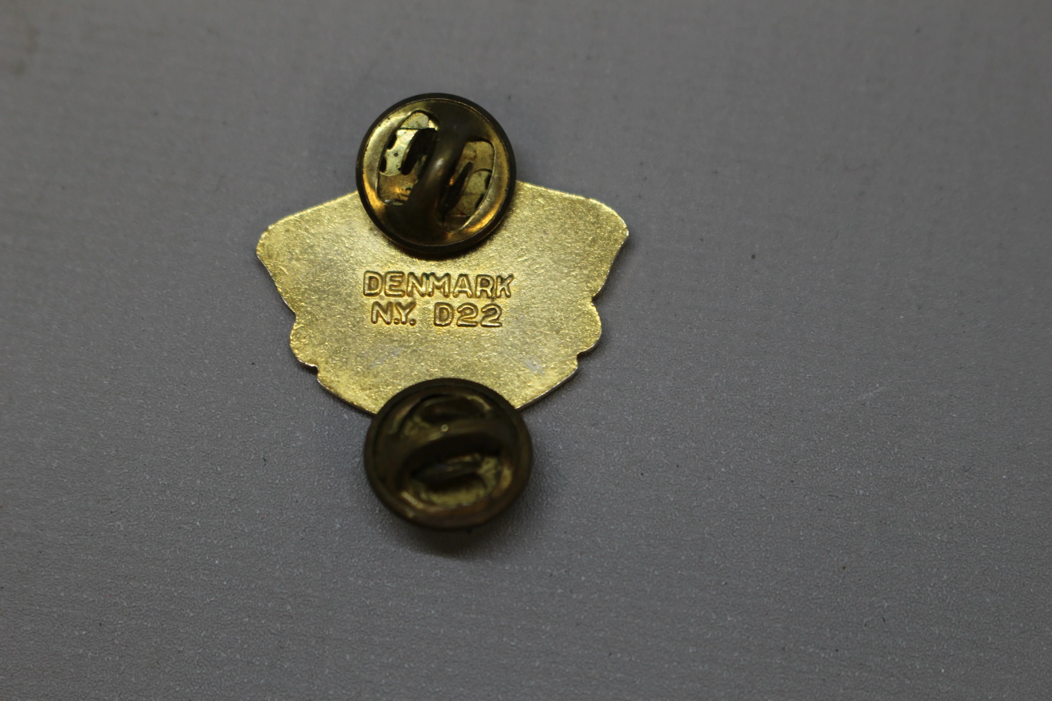 US Military 4th Infantry Division Insignia Pin - Steadfast and Loyal - Used - Image 2