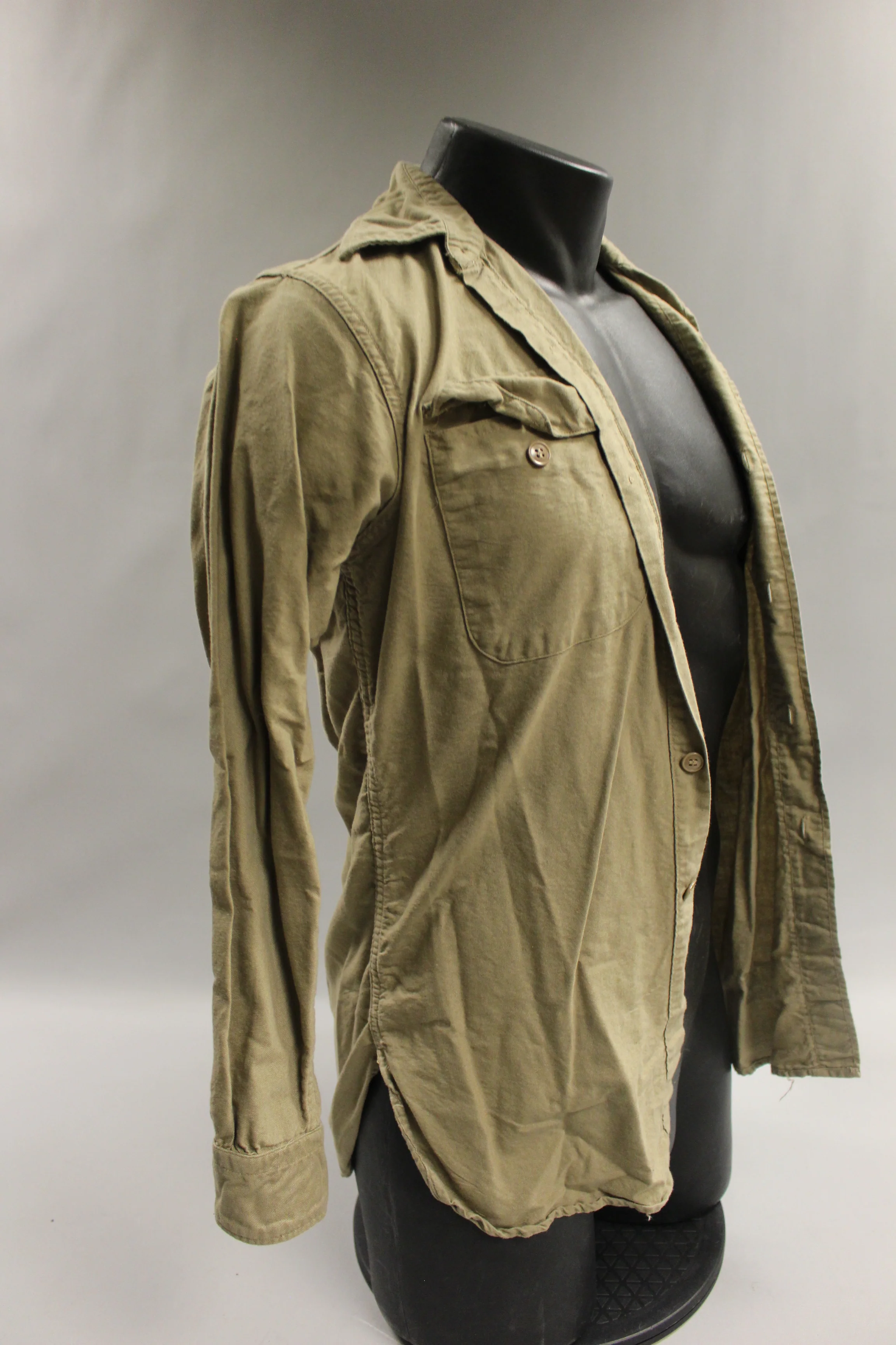 US Military Man's Tan Shirt - Size 141/2 x 32 - Used - Image 3