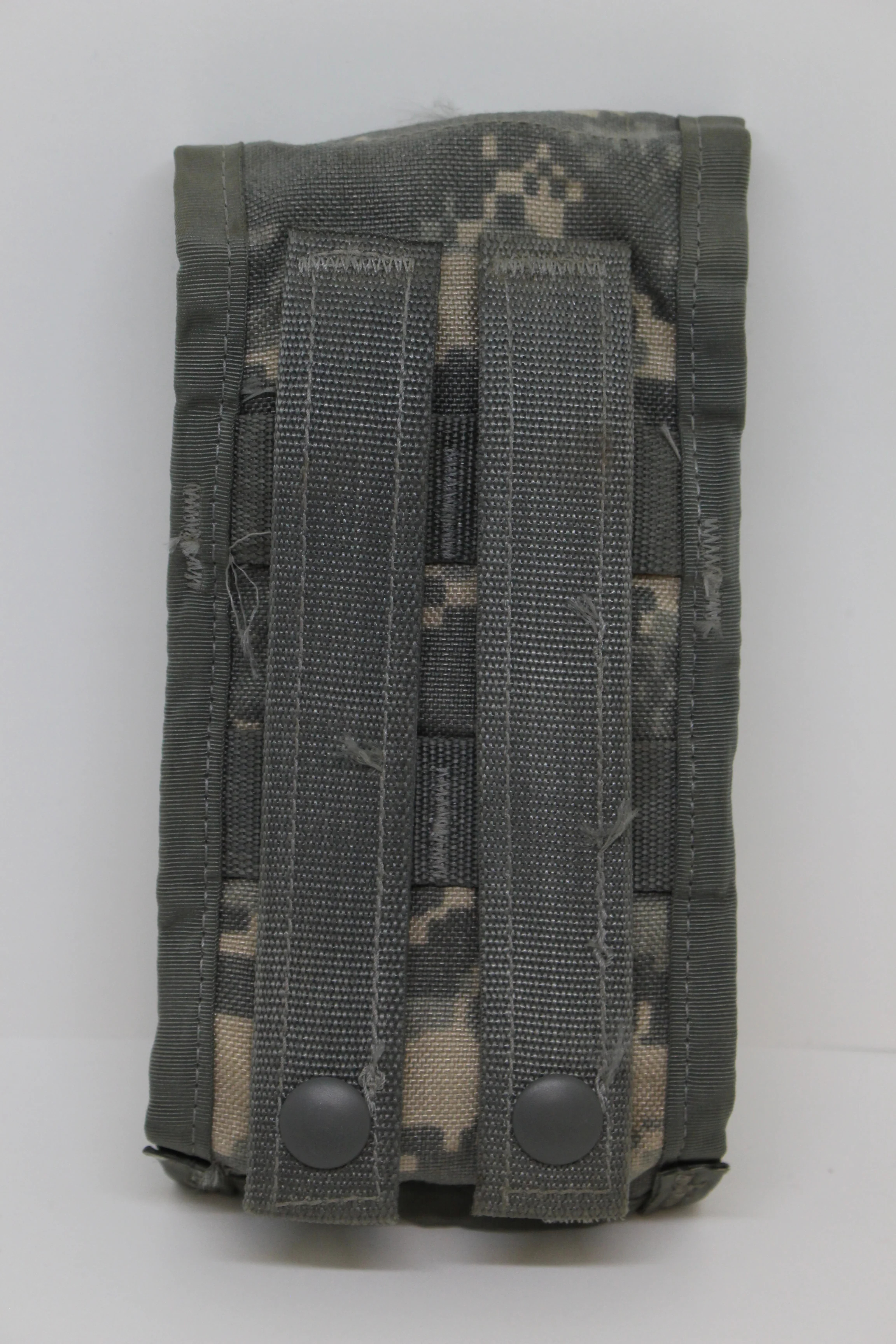 US Military Molle II ACU Double Magazine Pouch, 8465-01-525-0606, Grade B - Image 2
