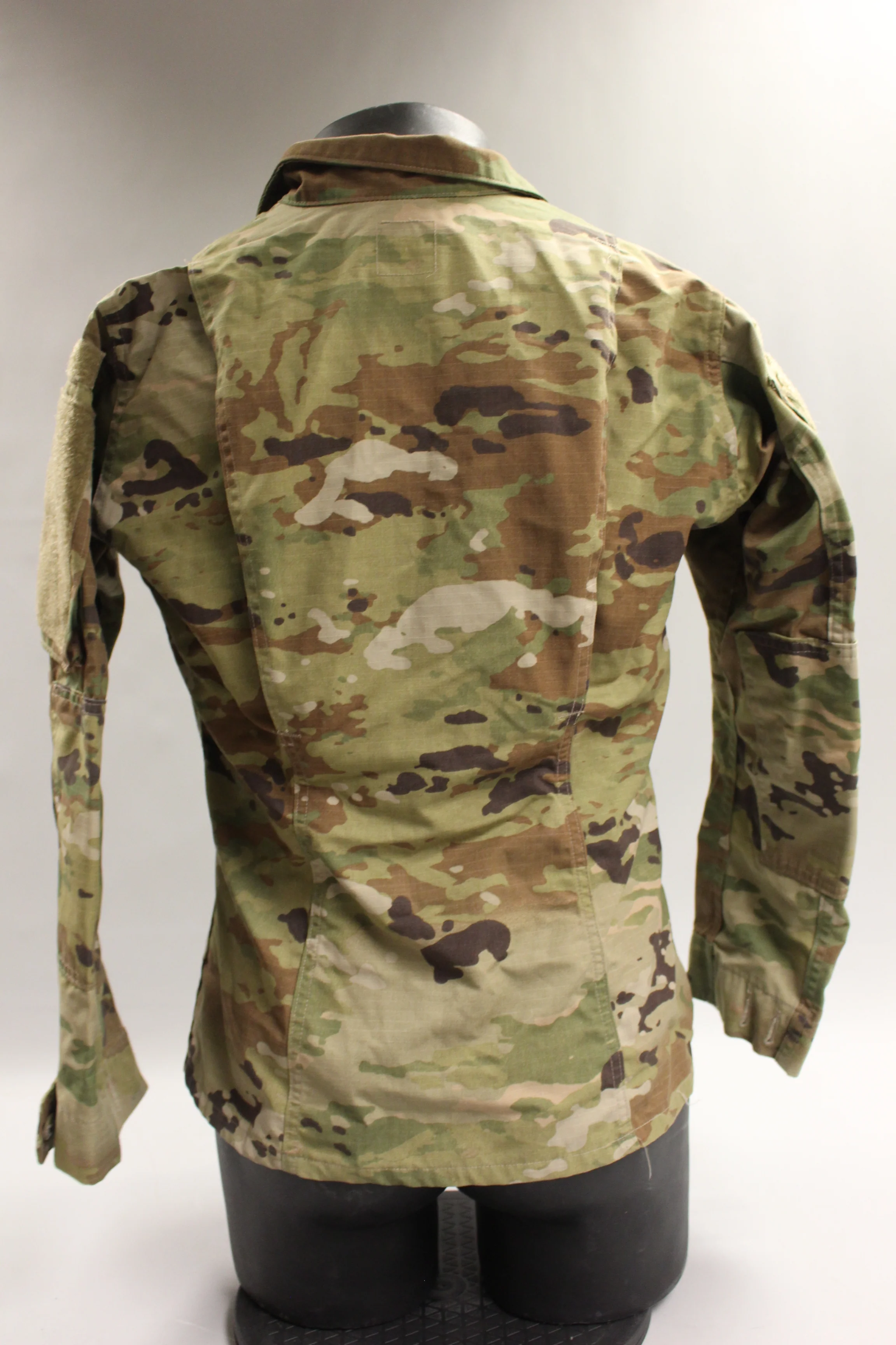 US Military OCP Combat Uniform Coat - 8415-01-623-5178 - Small Short - Used - Image 2