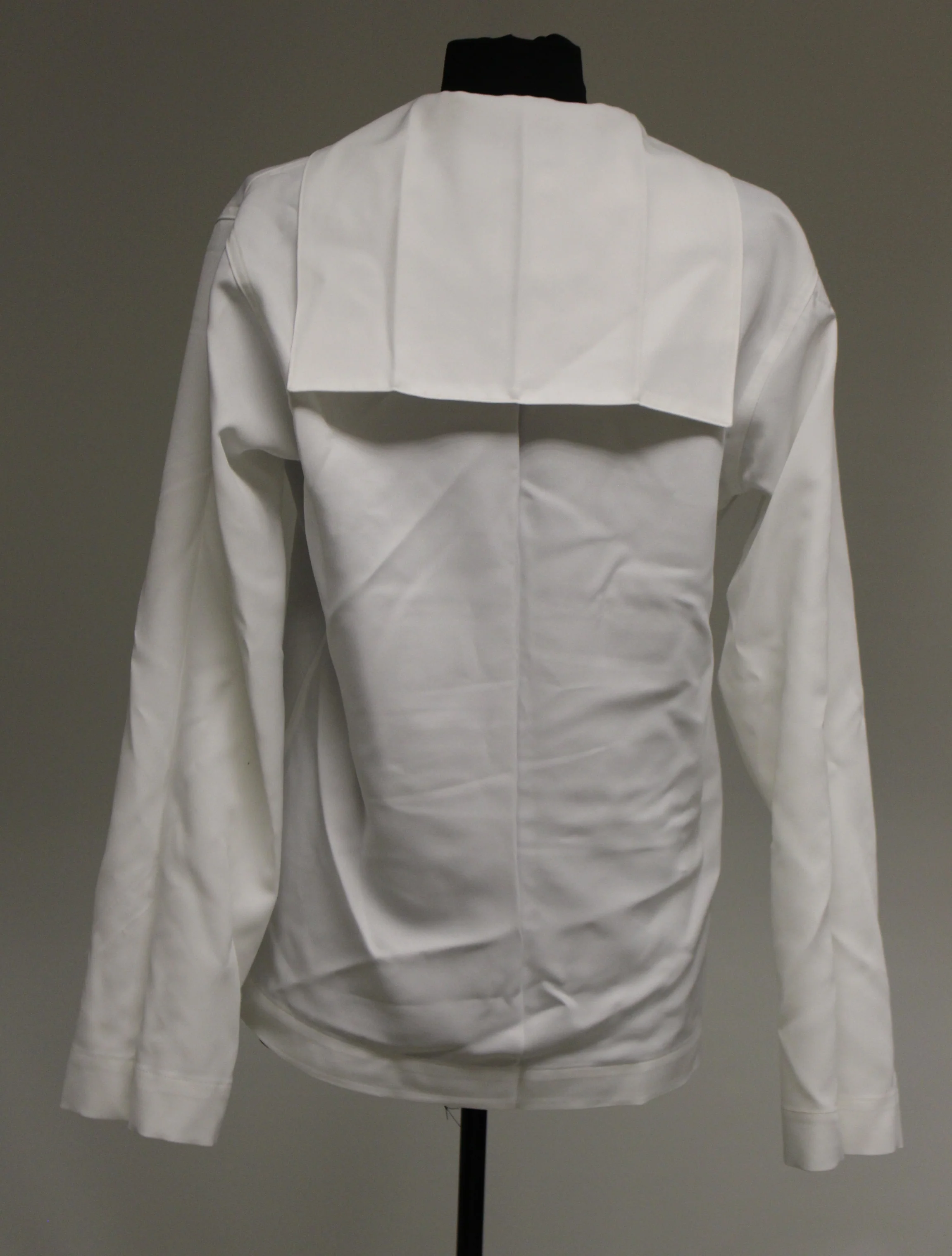 US Navy Man's White Jumper Top - 8405-01-076-1968 - Size: 42XL - Used - Image 2