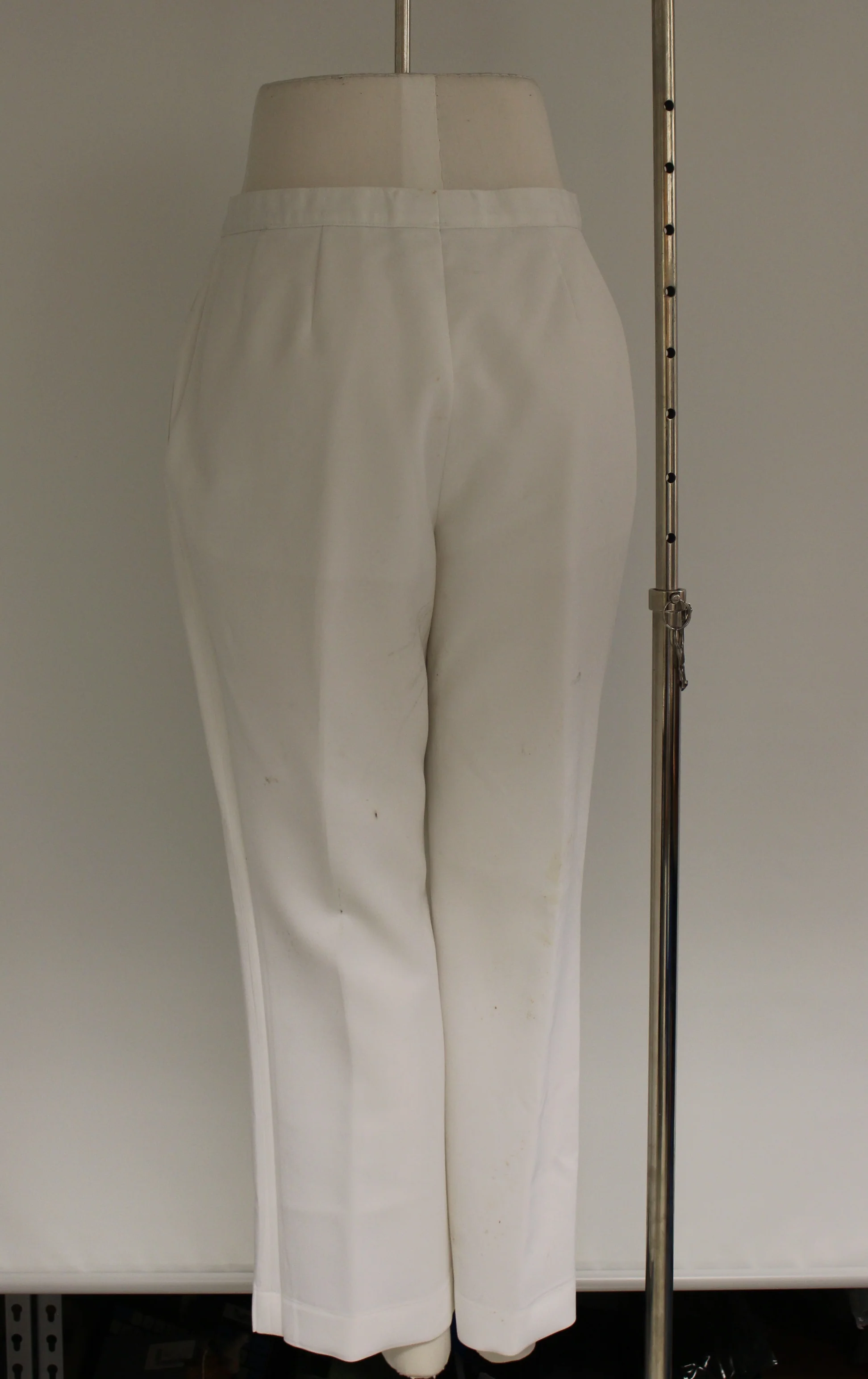 US Navy Women's White Slacks, Size: 16 MP, NSN: 8410-01-311-9679 - Image 3