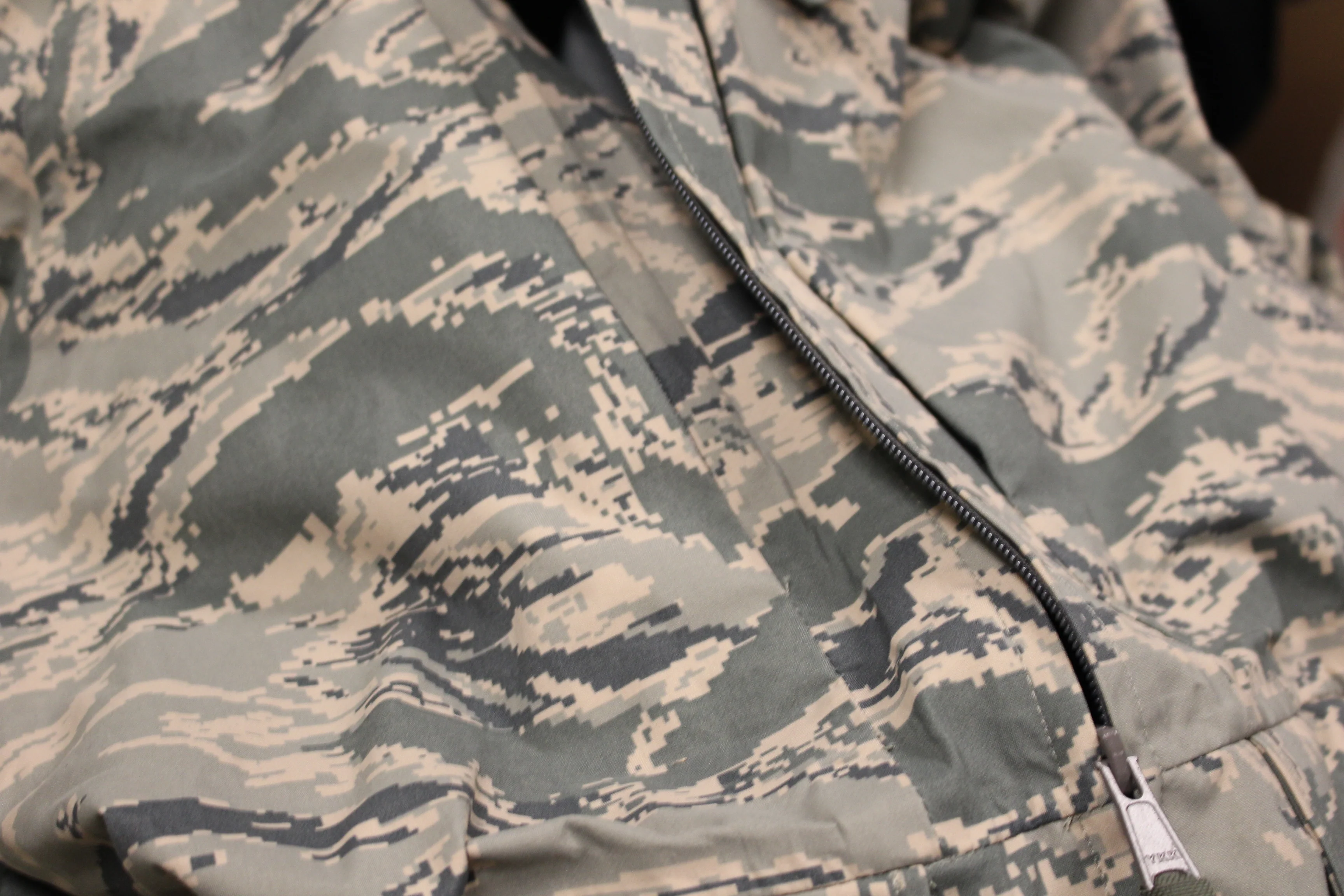 USAF APECS All Purpose Environmental Camouflage Parka - Medium Regular - Used - Image 4