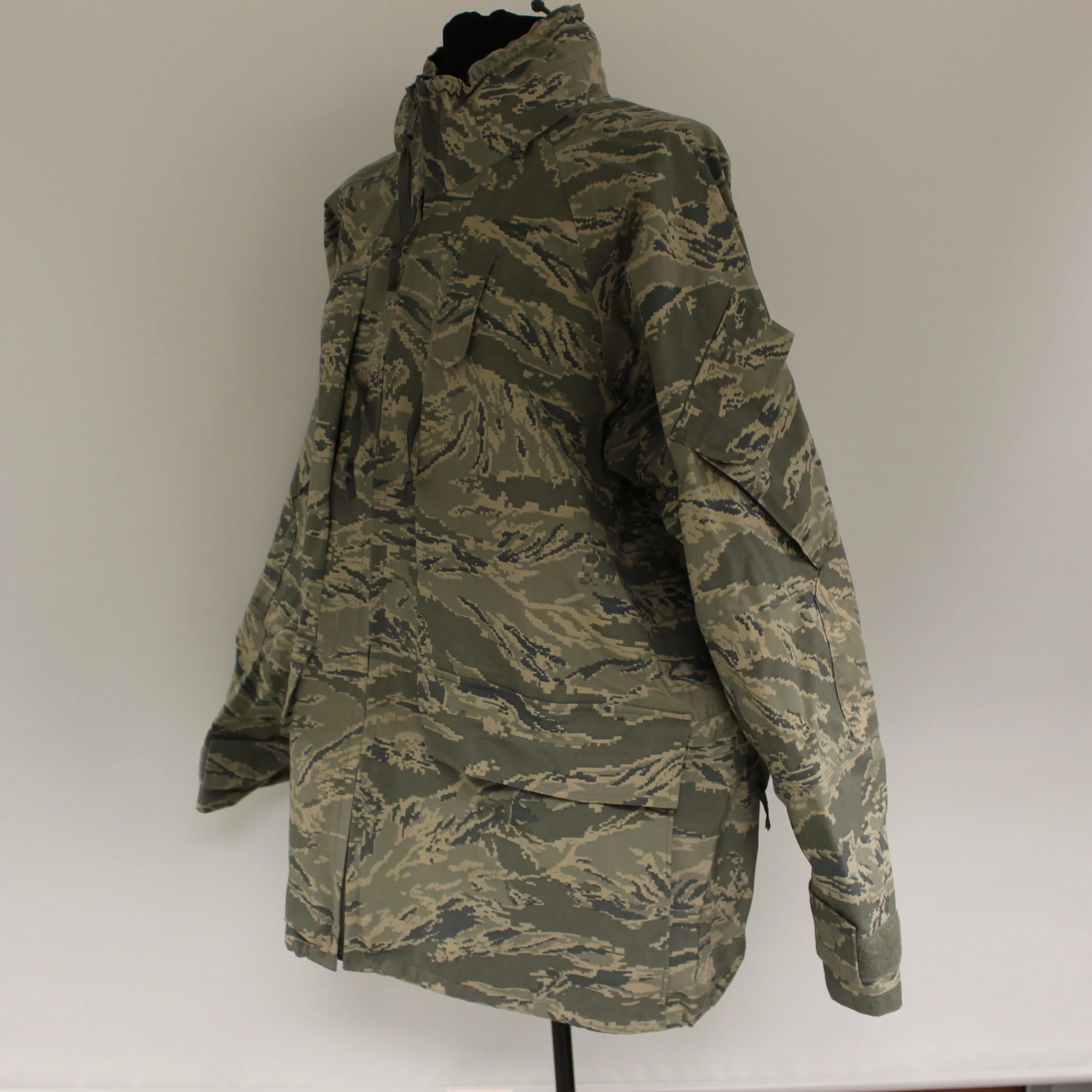 USAF APECS All Purpose Environmental Camouflage Parka - Size: Large Short - Used - Image 3