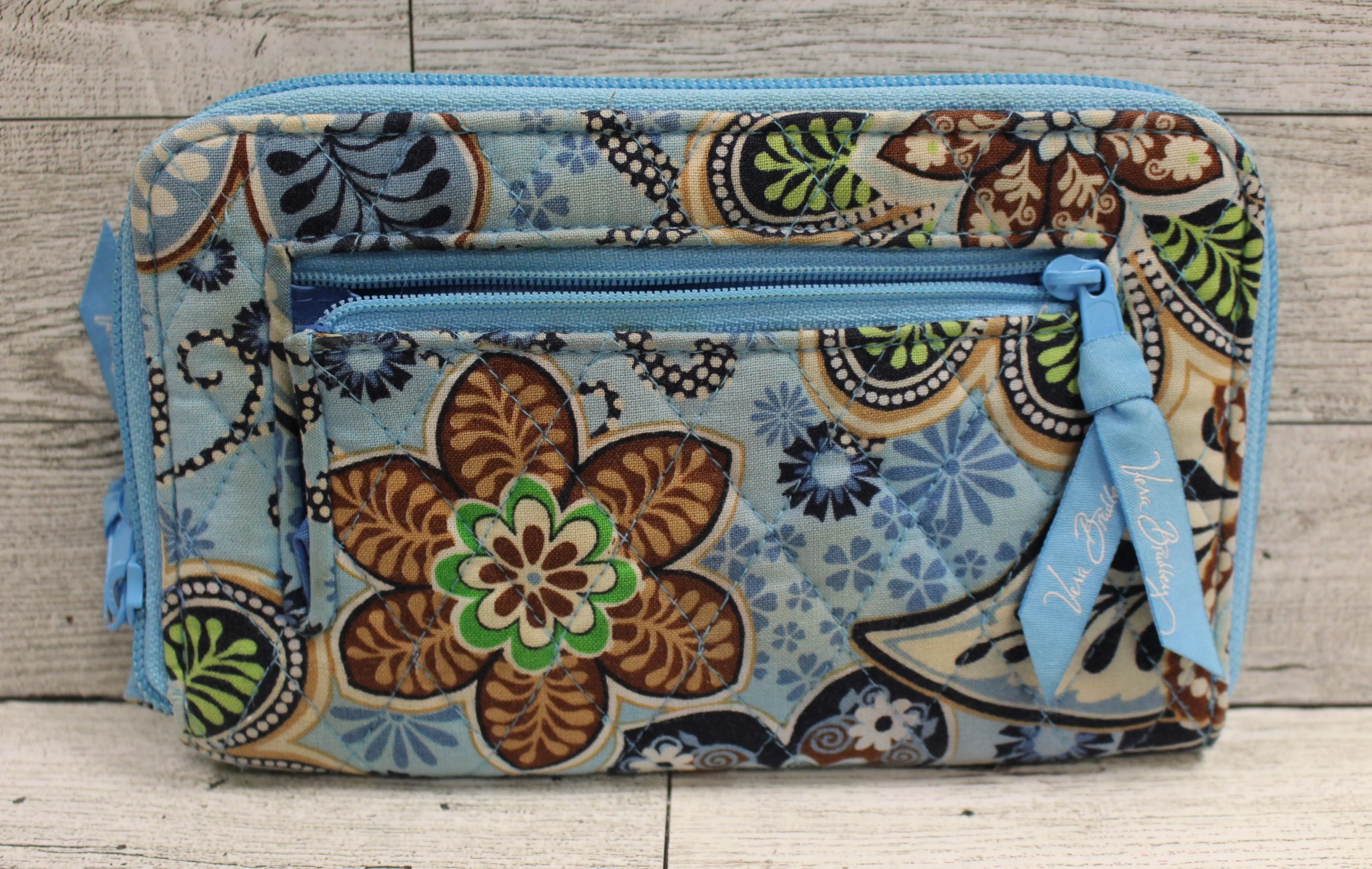 Vera Bradley Bali Blue Zip Around Wallet Organizer - Used - Image 2