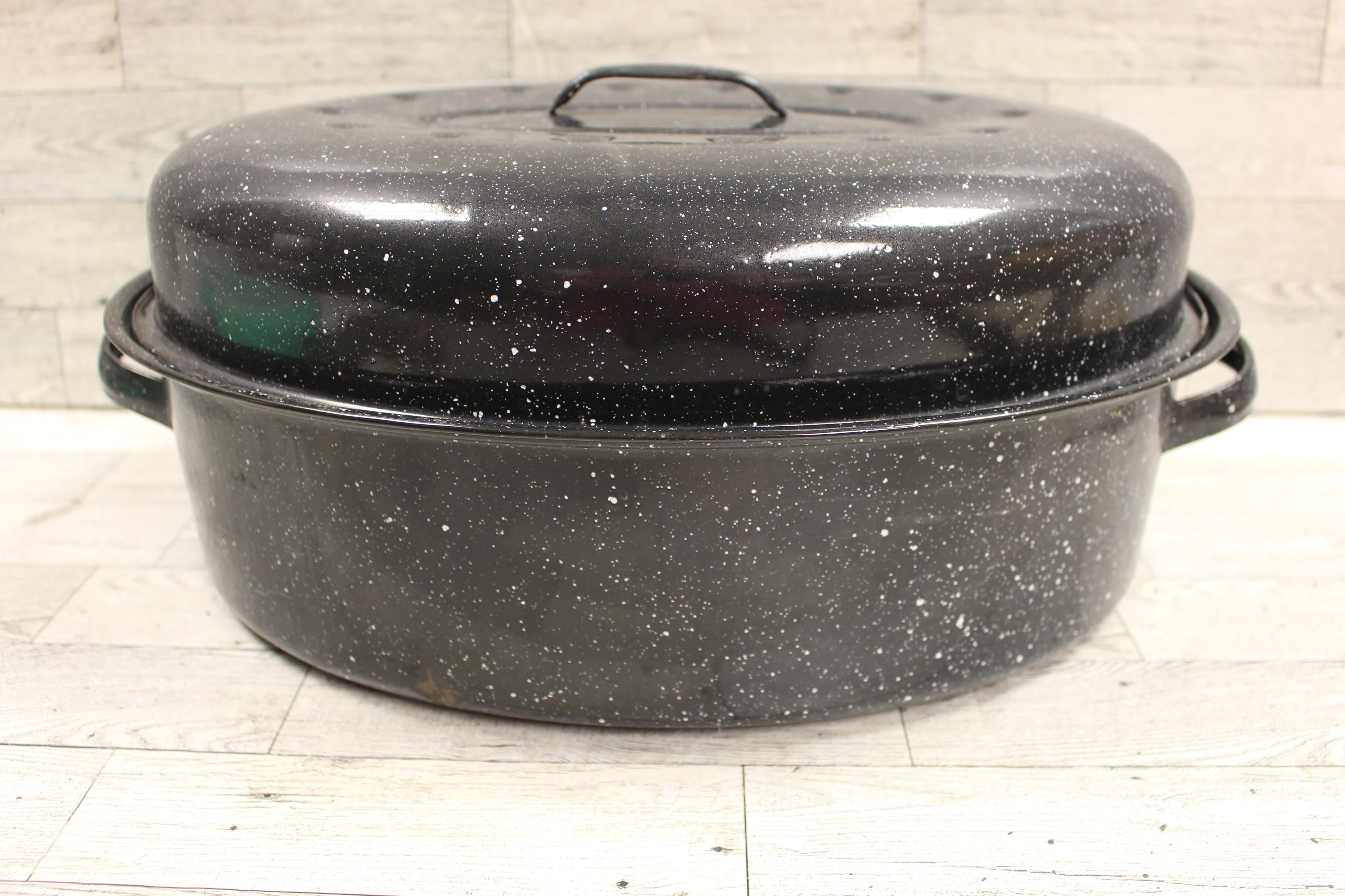 Vintage 16" Black Enamel Speckle Oval Roasting Pan with Lid - Used