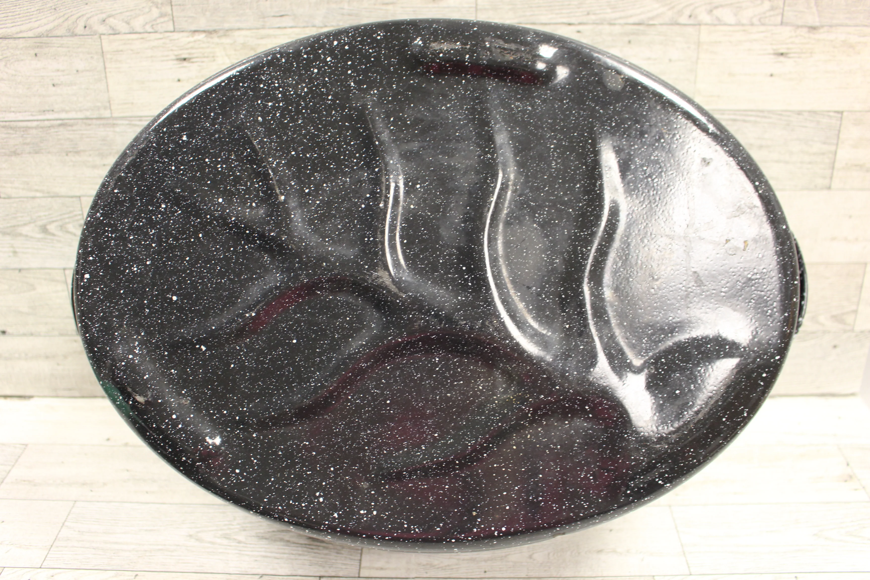 Vintage 16" Black Enamel Speckle Oval Roasting Pan with Lid - Used - Image 6