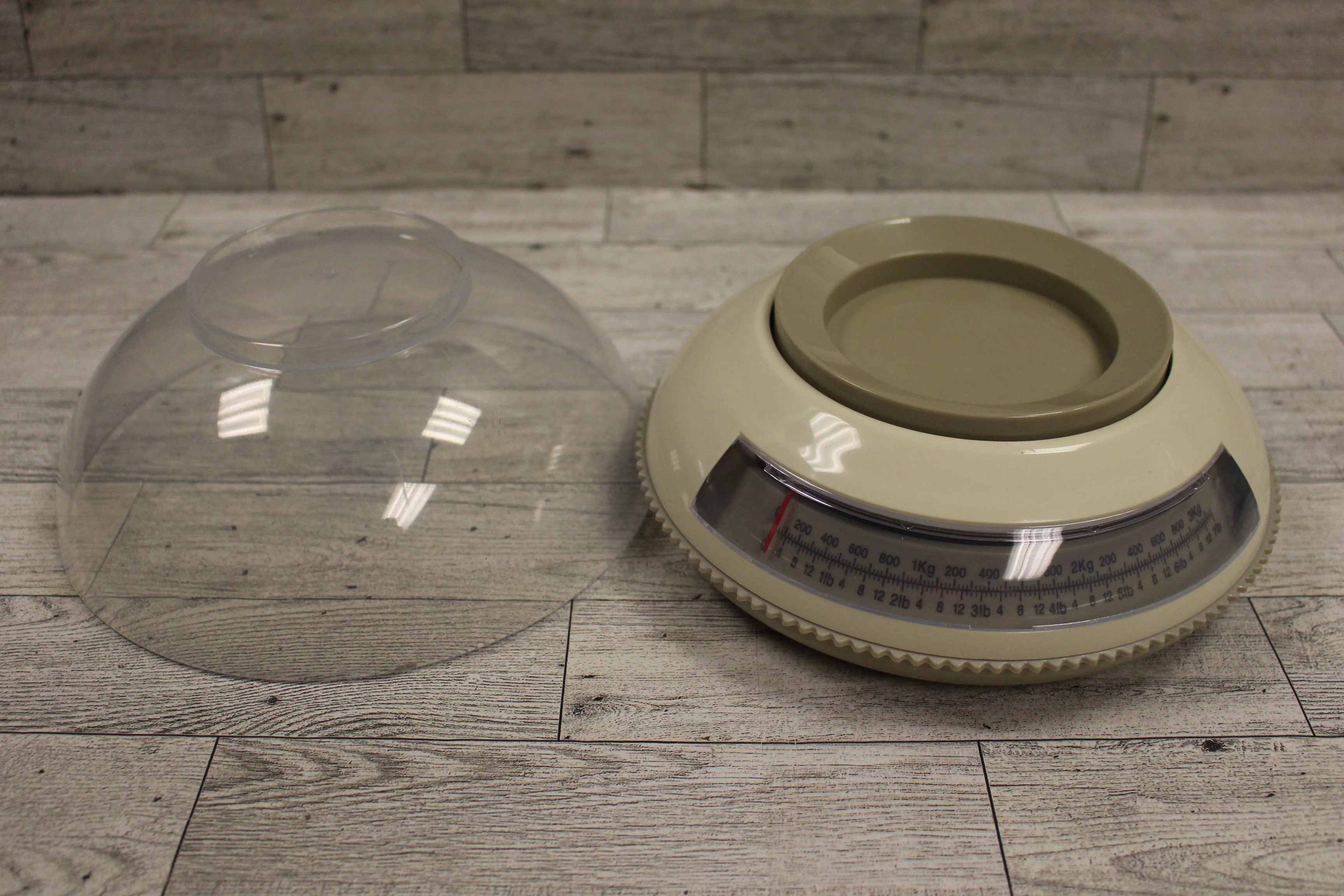 Vintage Collectible Round Food Scale with Bowl - Lbs and Kg - Used - Image 3