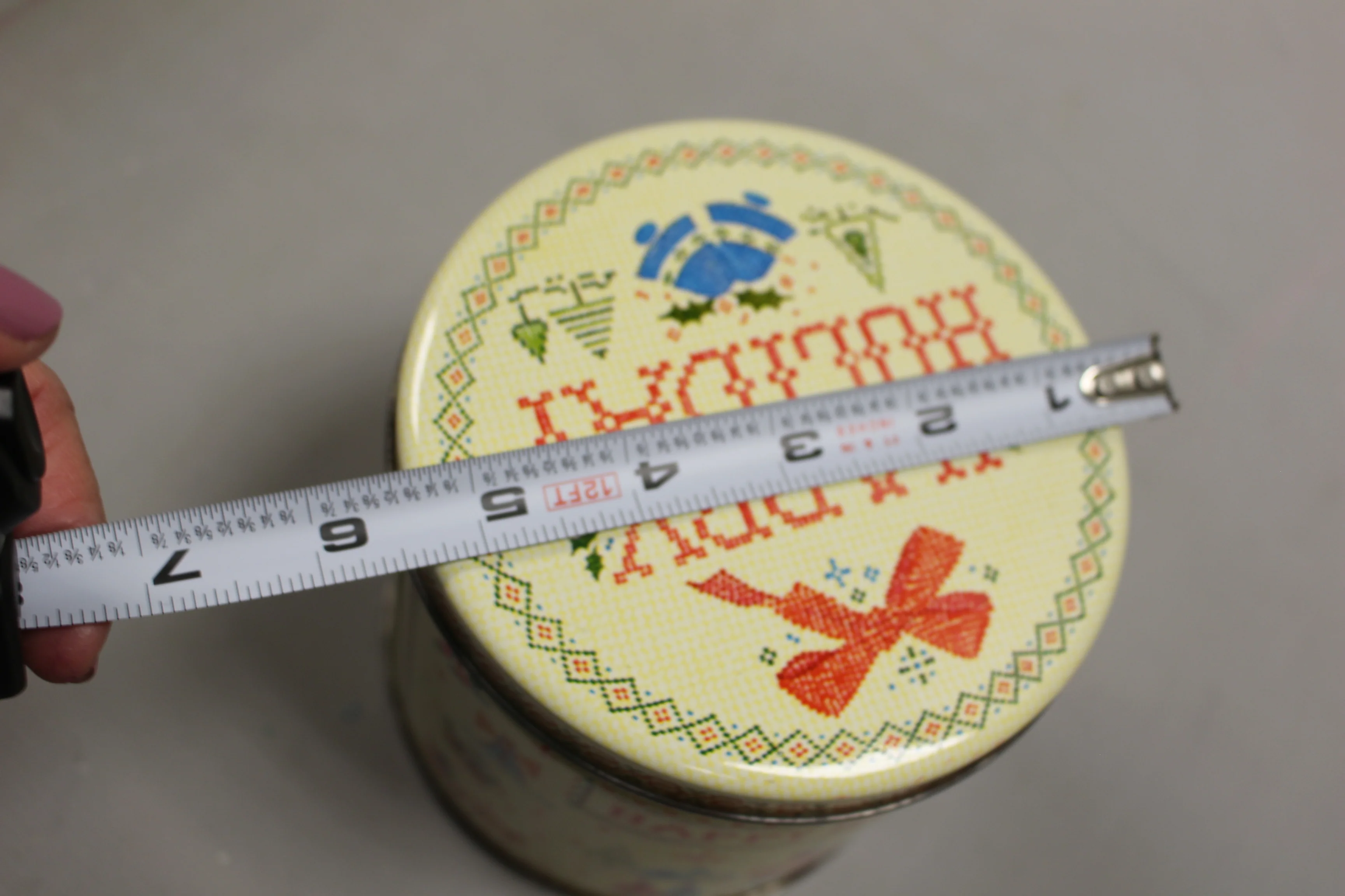 Vintage Cross Stitch Happy Holiday Christmas Tin - 5" Tall - Used - Image 4