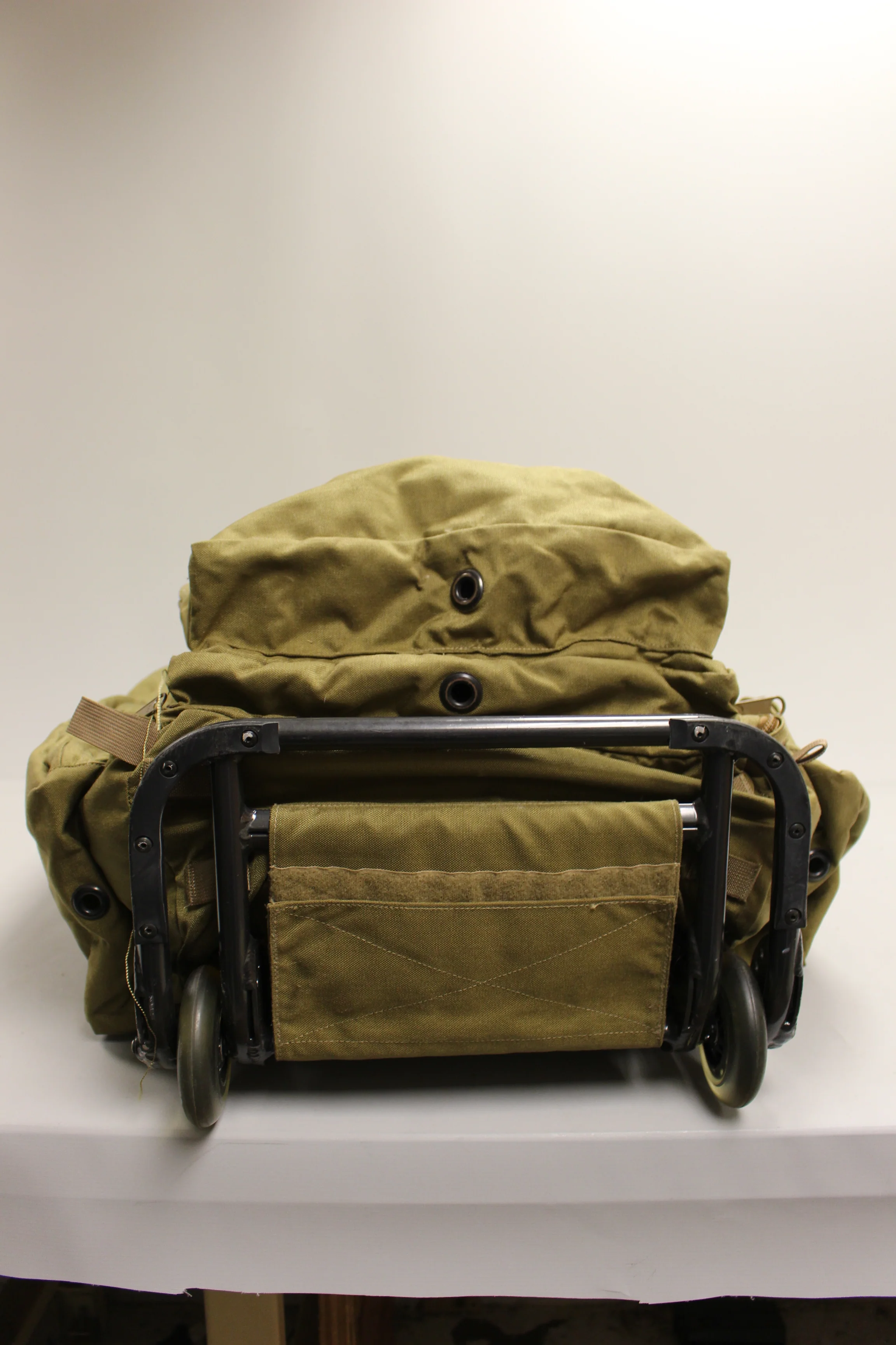 Vintage Eagle USA Coyote Brown Warrior Aid and Litter Kit Rolling Bag - Used - Image 3