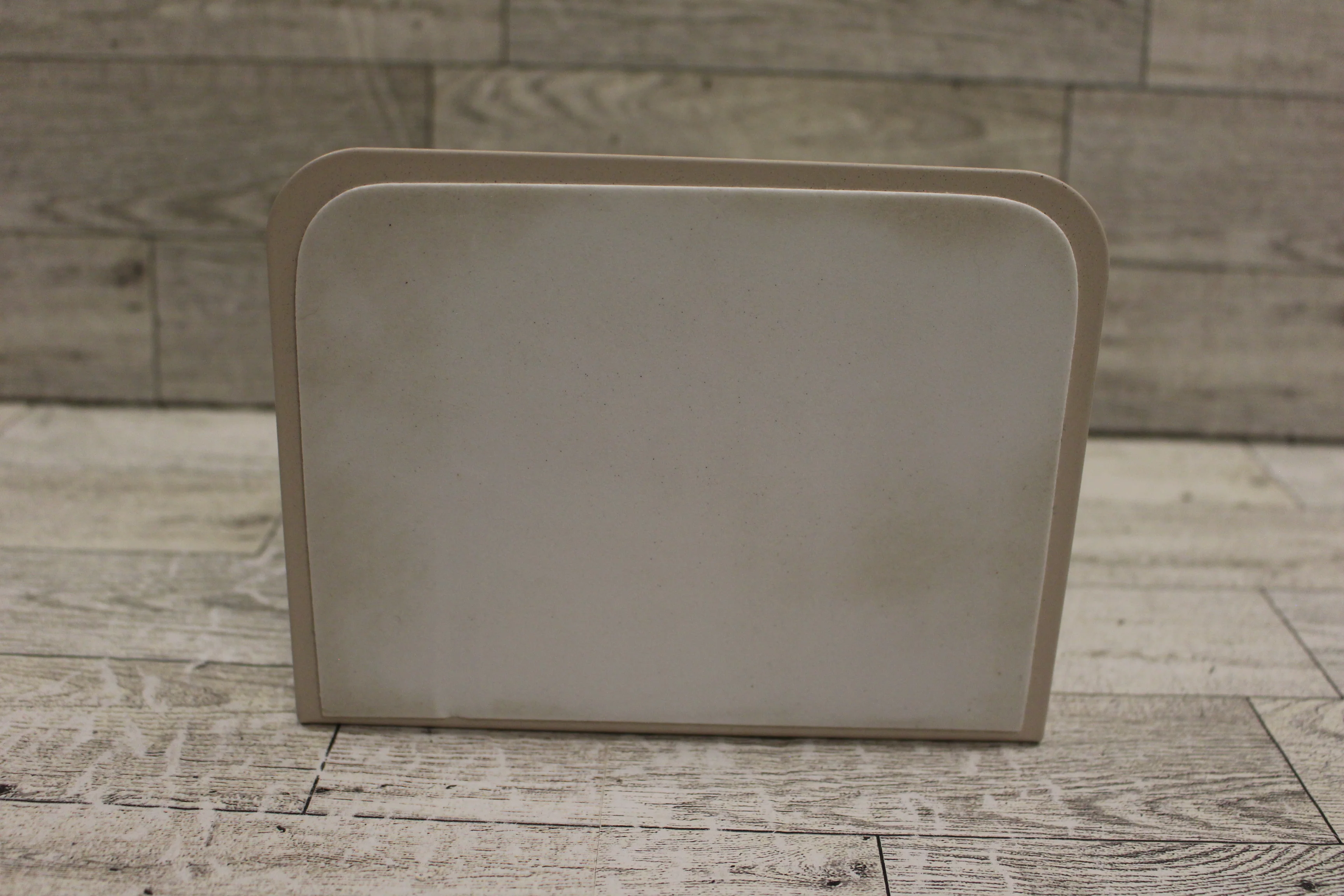 Vintage Glossy Beige Metal Arch Bookend - Only 1 bookend - Used - Image 4