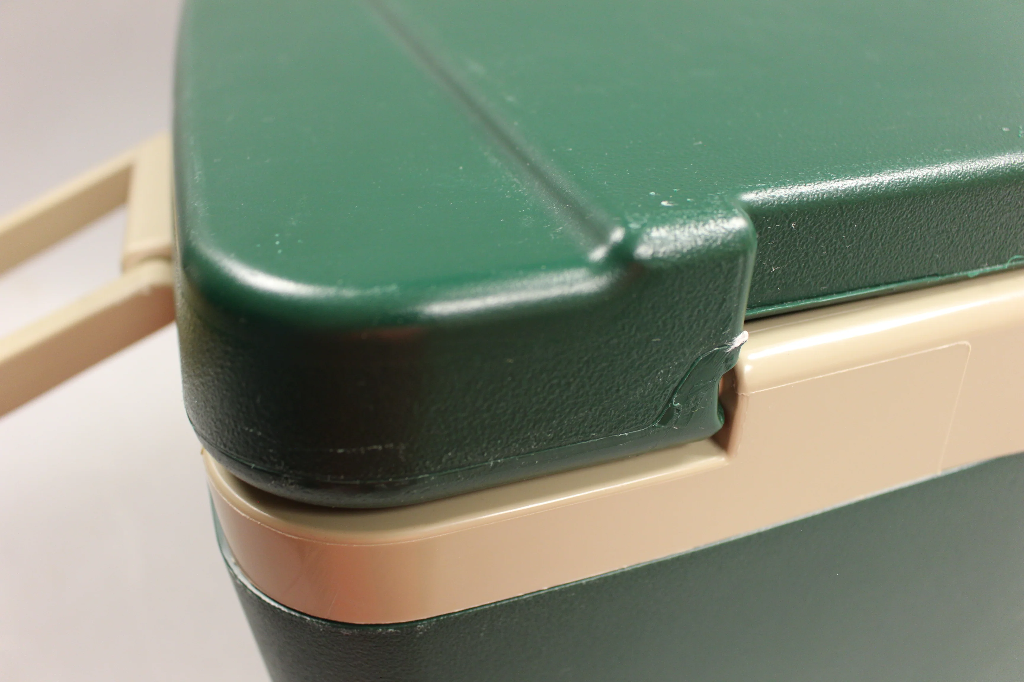 Vintage Igloo 48 Quart Green/Tan Cooler - Used - Image 10