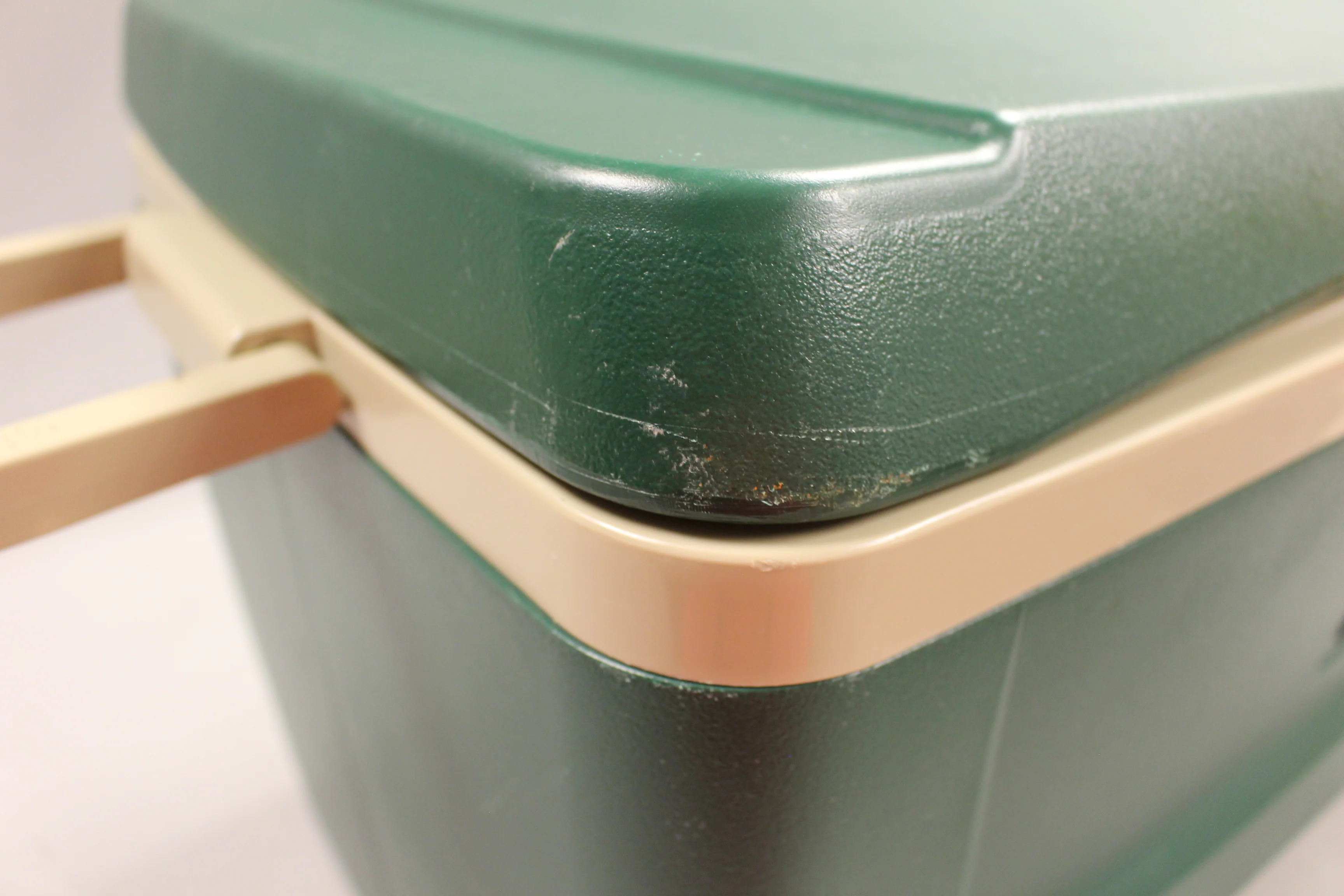 Vintage Igloo 48 Quart Green/Tan Cooler - Used - Image 4