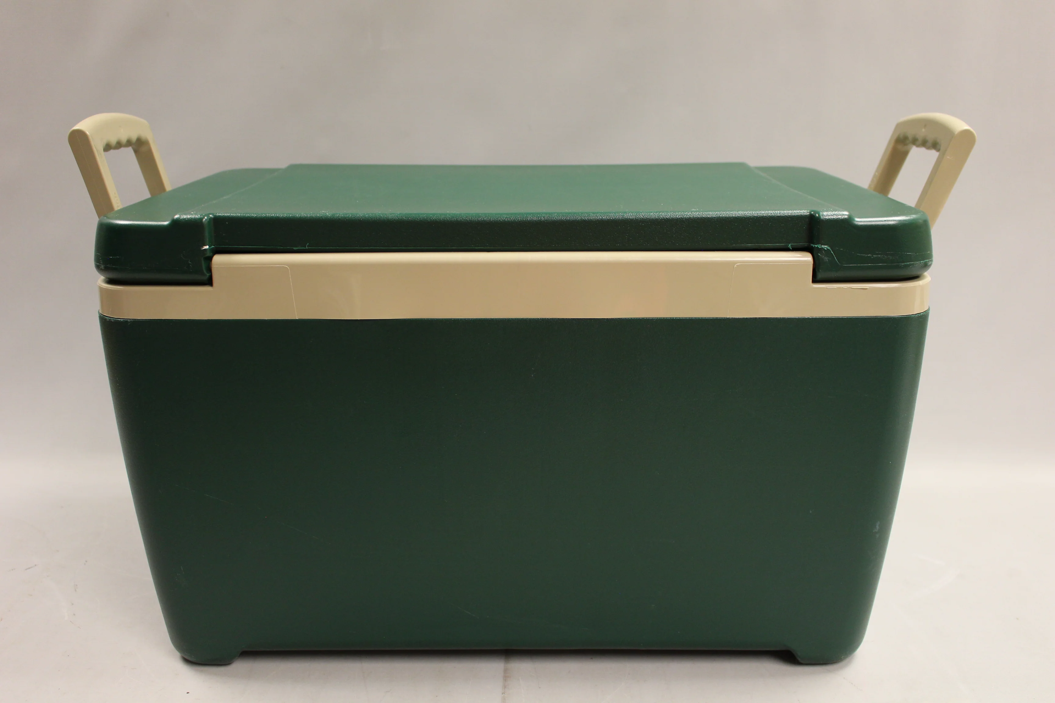 Vintage Igloo 48 Quart Green/Tan Cooler - Used - Image 9
