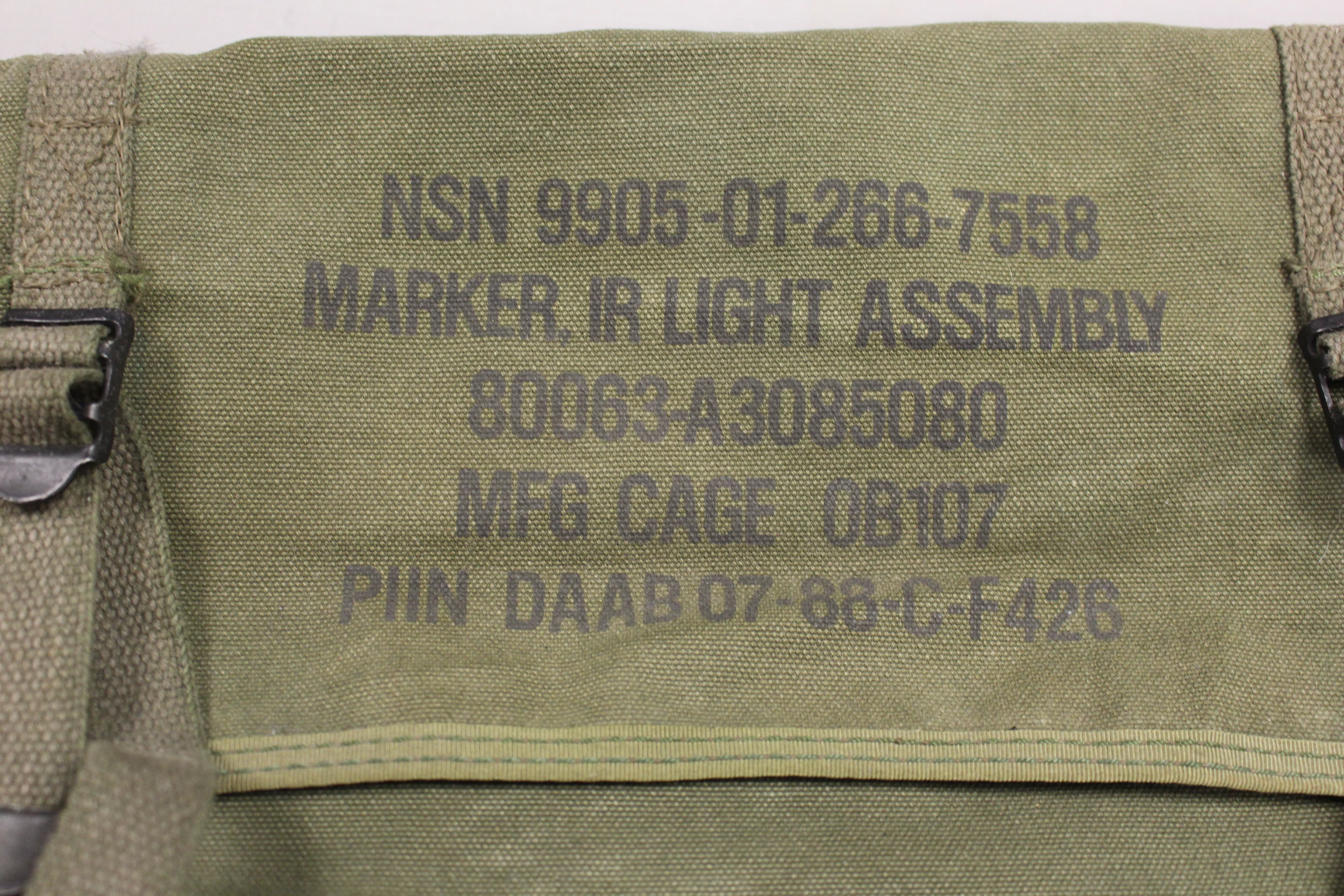 Vintage Military IR Marker Light Assembly With Case - 9905-01-266-7558 - Used - Image 3