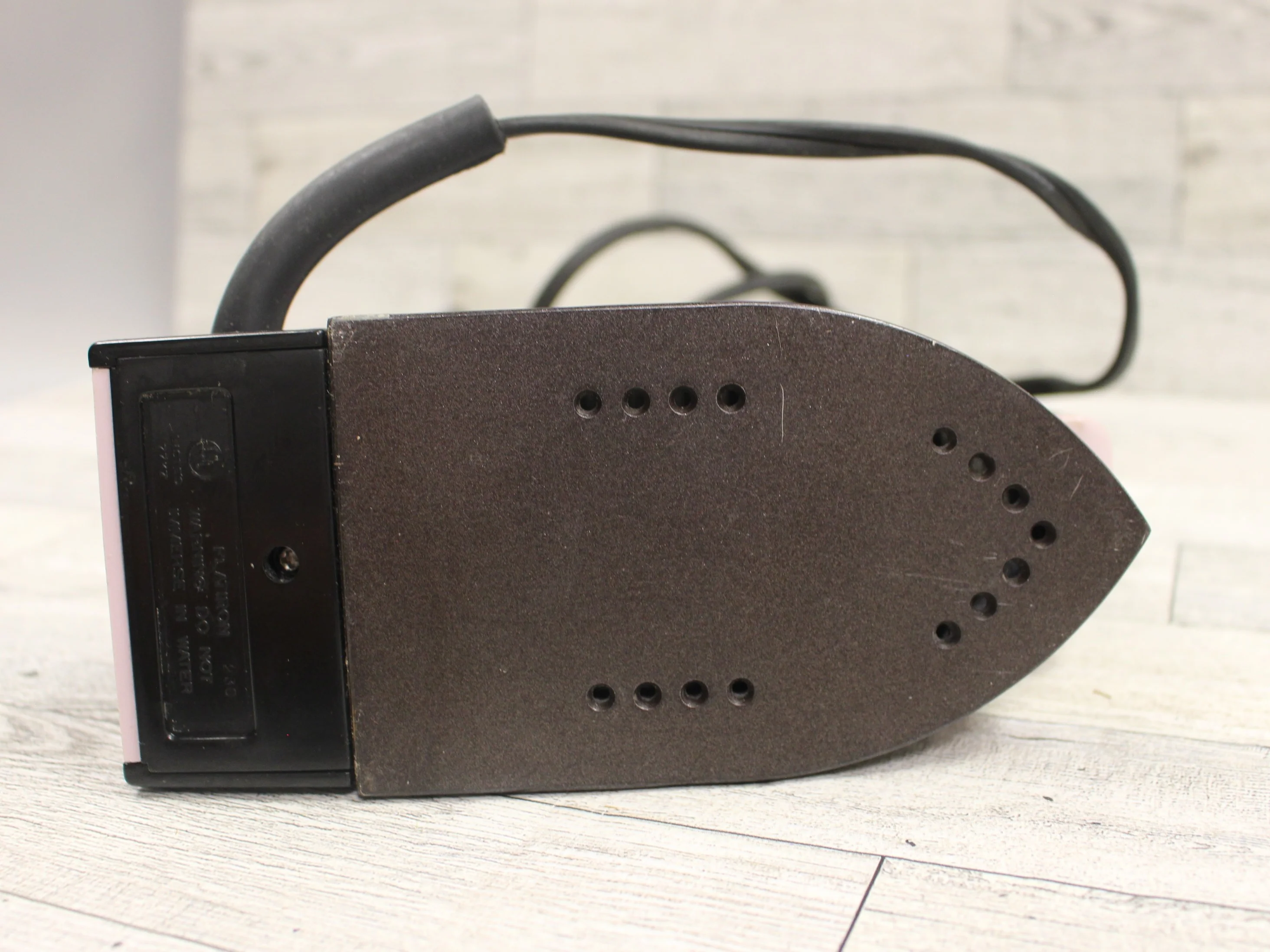 Vintage Remington Travel Steam Iron - Model TL-215 - Used - Image 3