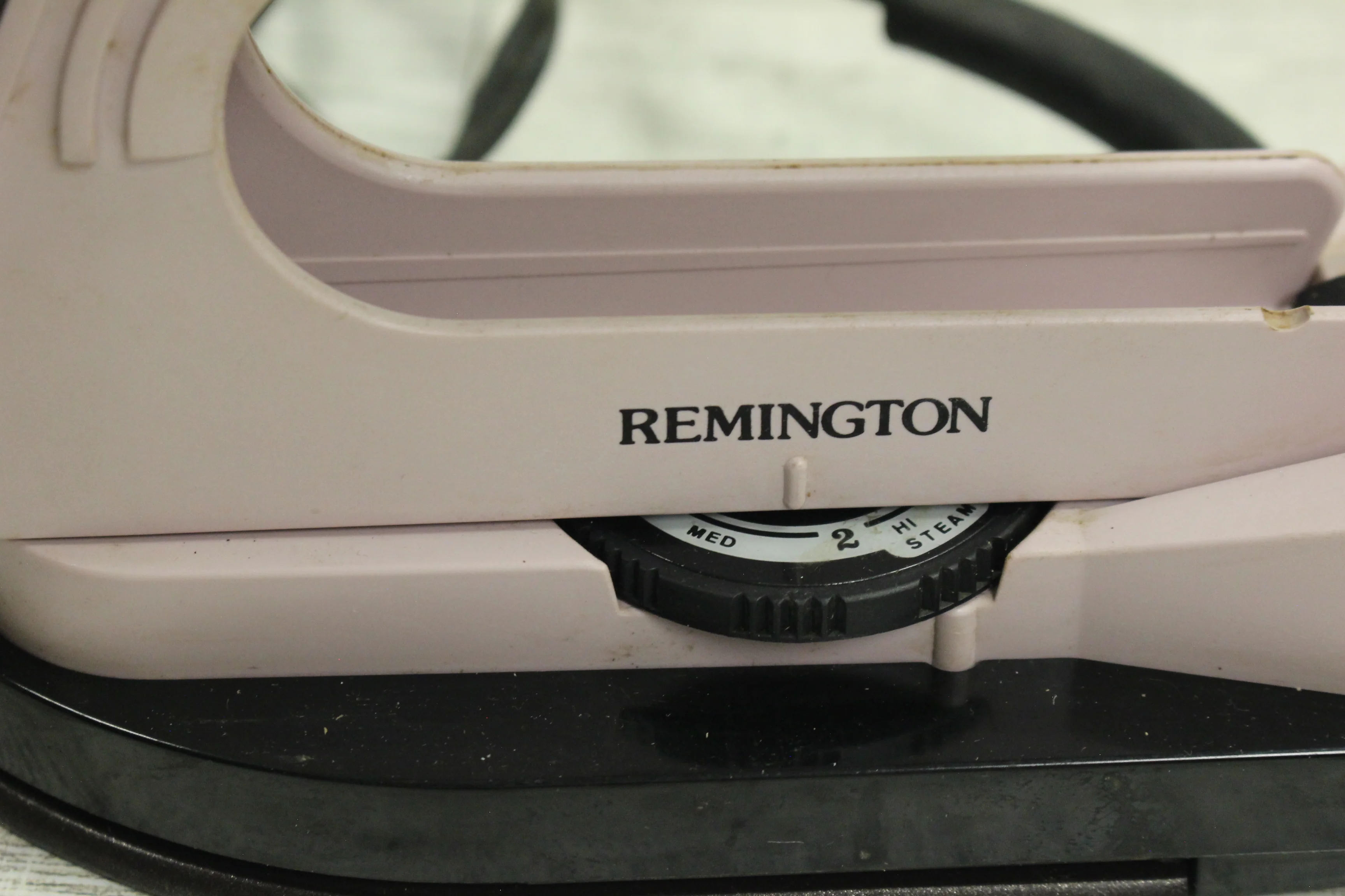 Vintage Remington Travel Steam Iron - Model TL-215 - Used - Image 8