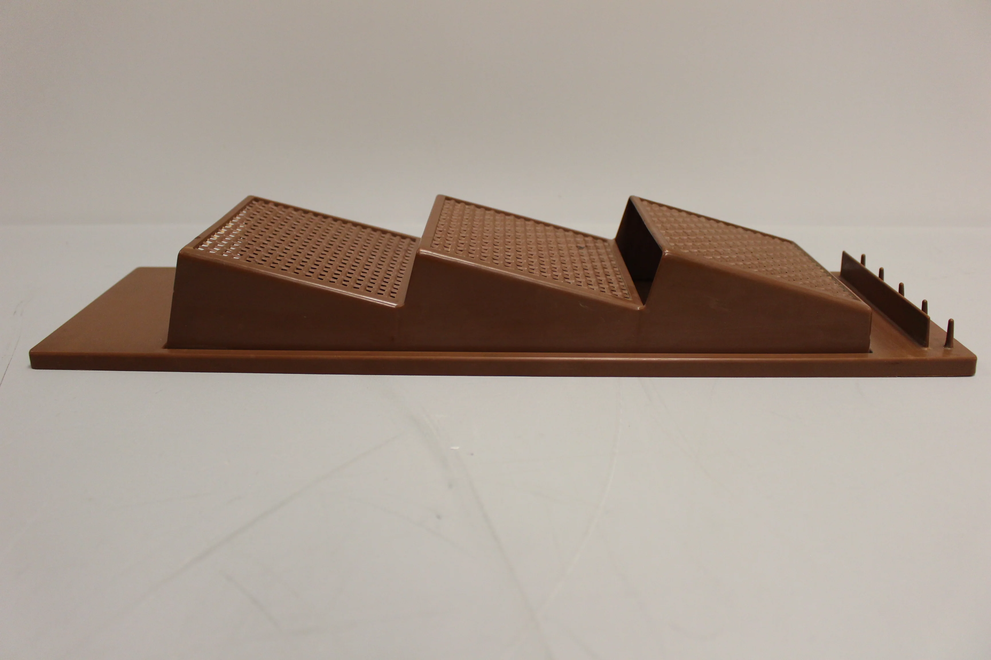 Vintage Retro Fesco Gold Plastic Mail Organizer & Key Holder - Used - Image 10