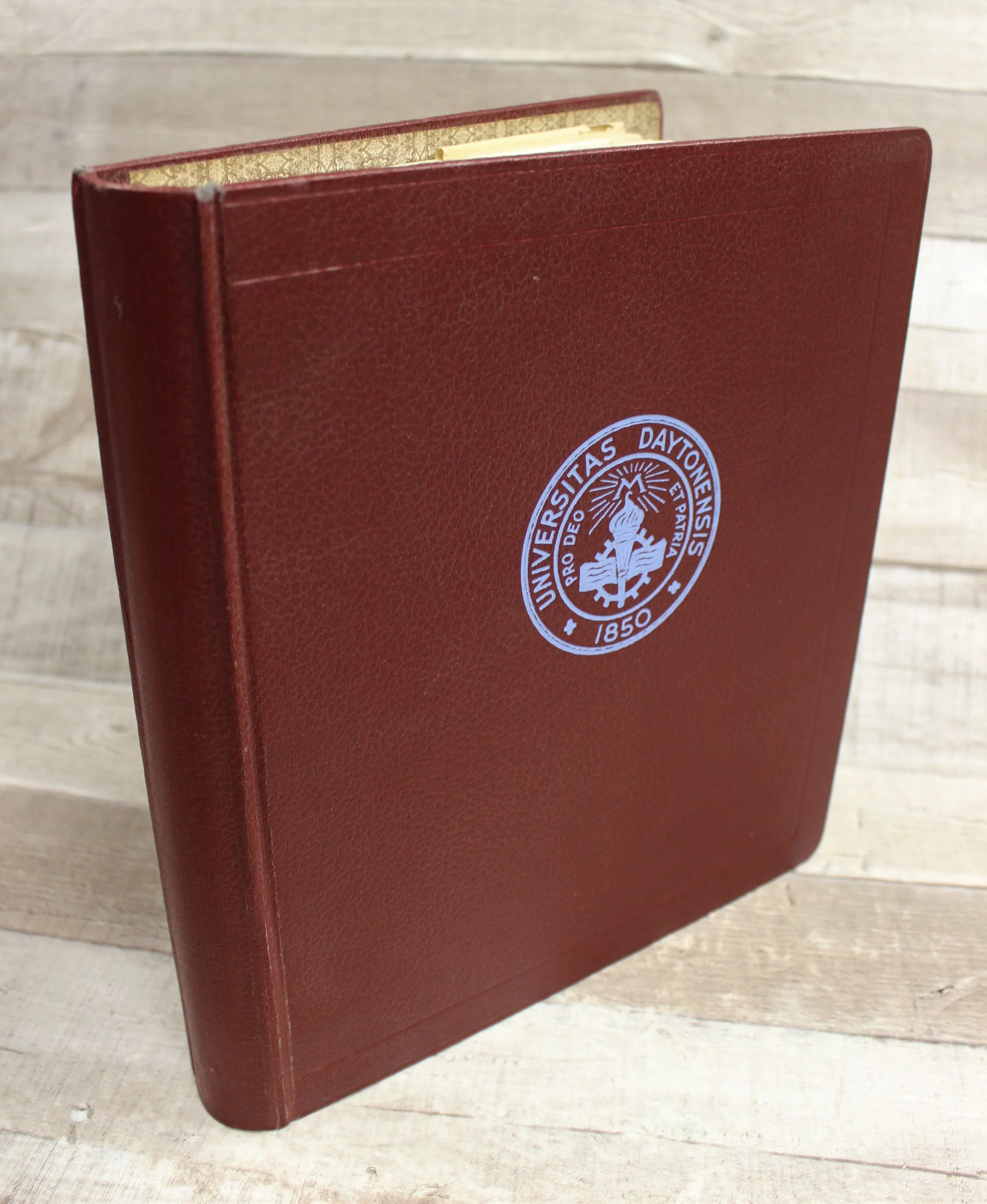 Vintage University of Dayton Universitas Daytonensis UD 3 Ring Binder -Red -Used