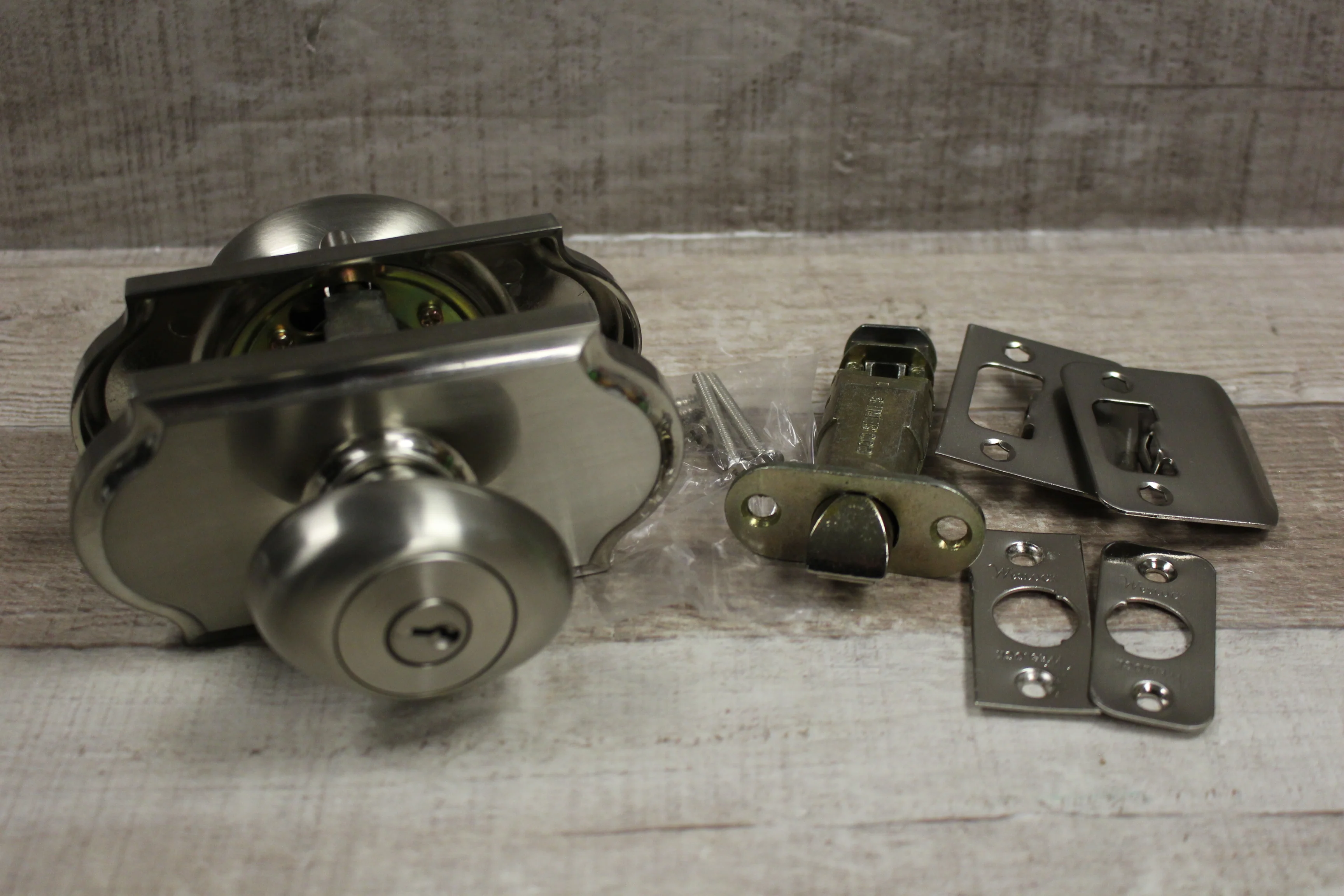 Weslock Keylock Entrance Lock 700 Series Julienne Knob Satin Nickel -New