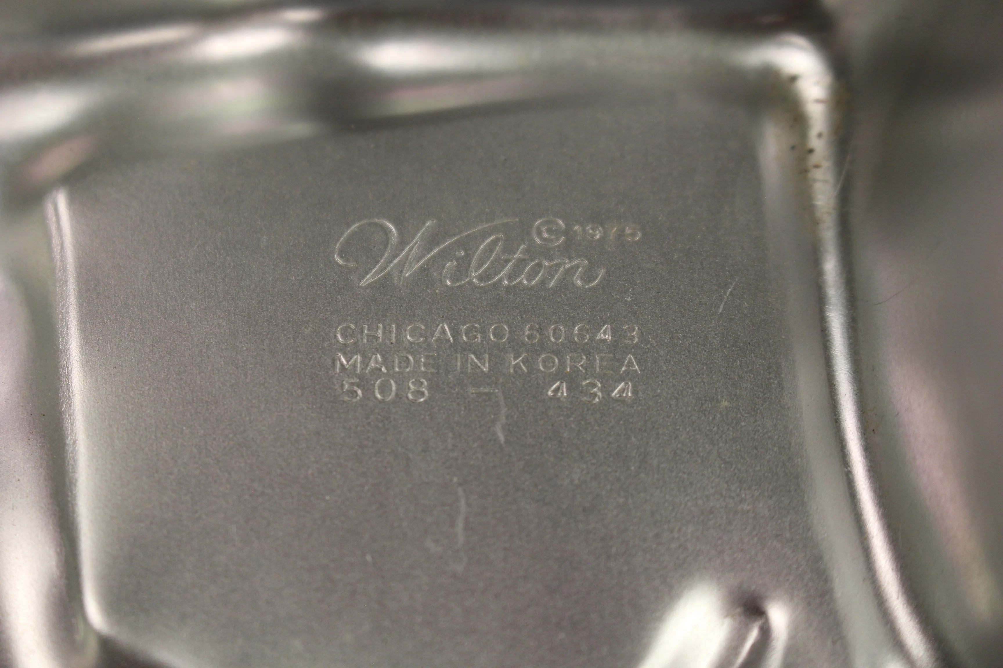 Wilton 1975 Cake Pan - Antique Old Time Car Model T - 508-434 - Image 3